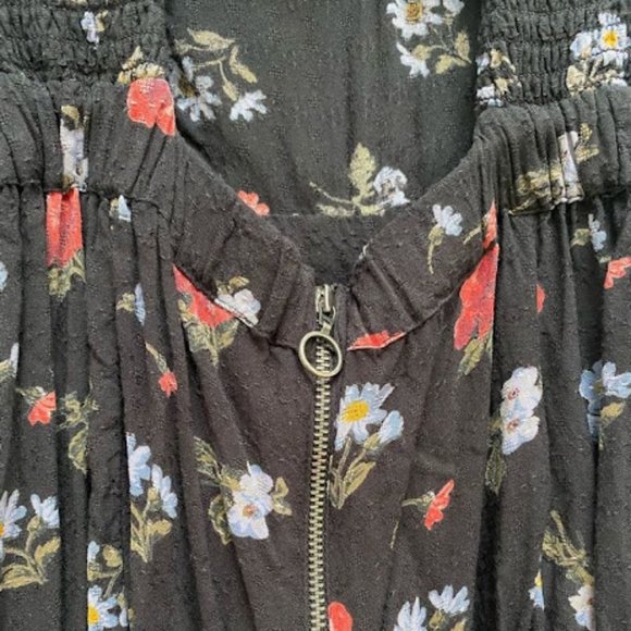 Black Floral Romper - Picture 5 of 6